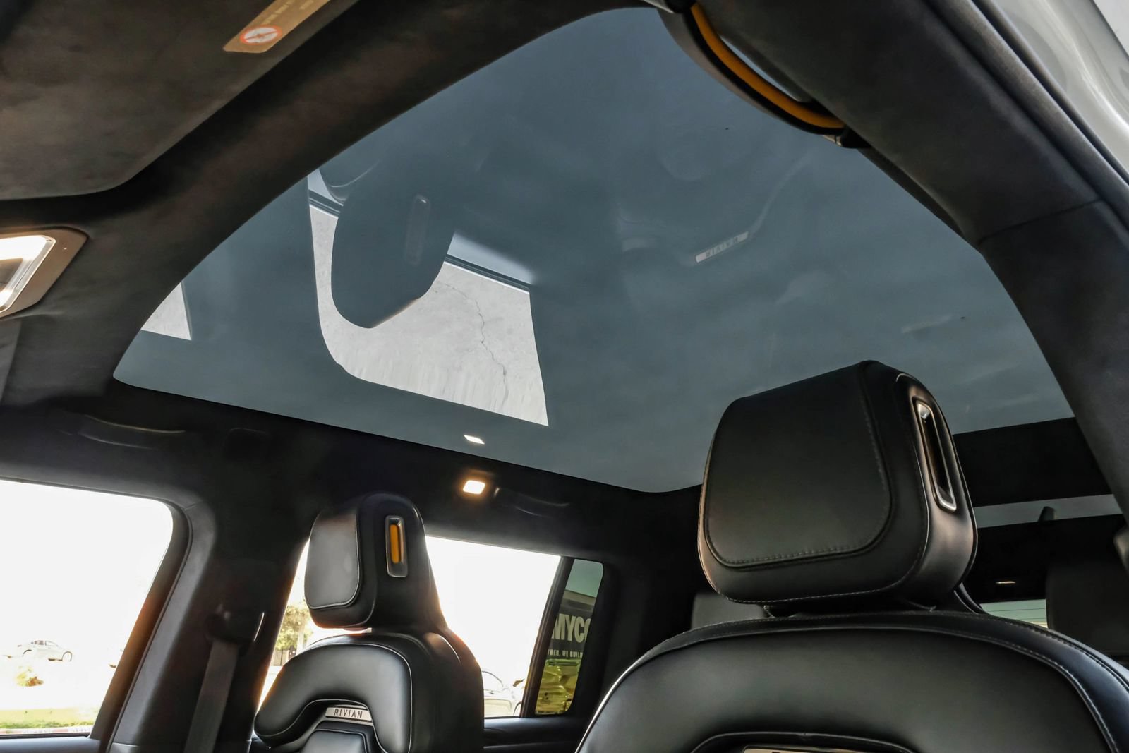 Used 2024 Rivian R1S Adventure AWD/4WD image 4