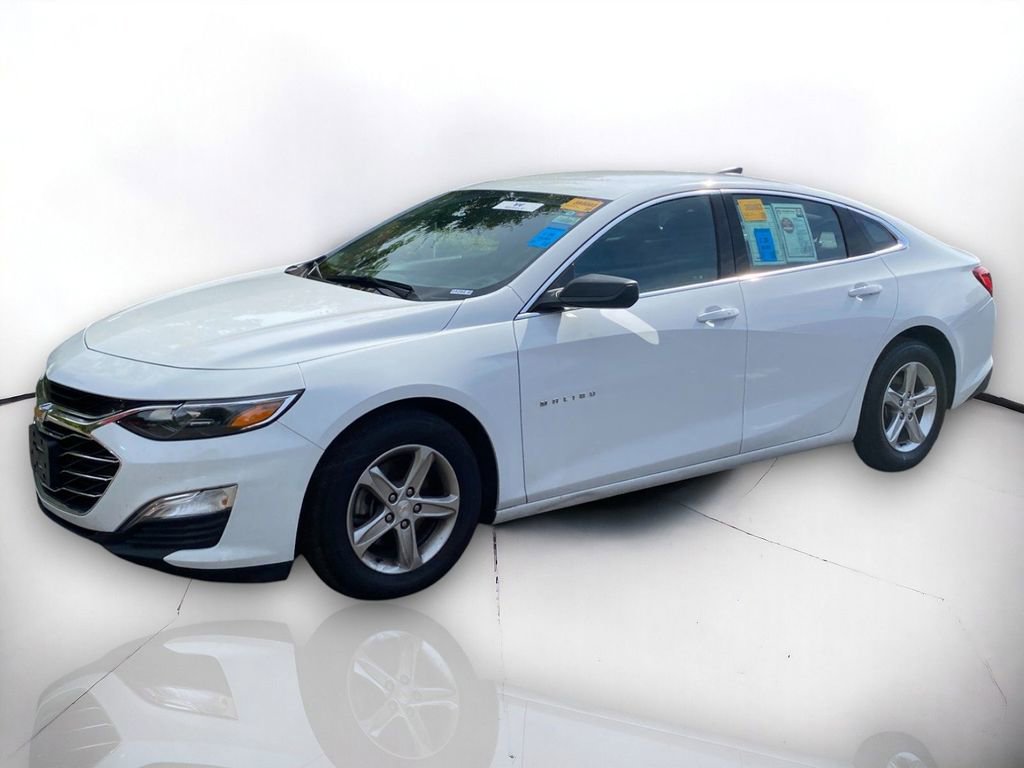 Used 2023 Chevrolet Malibu LS image 2