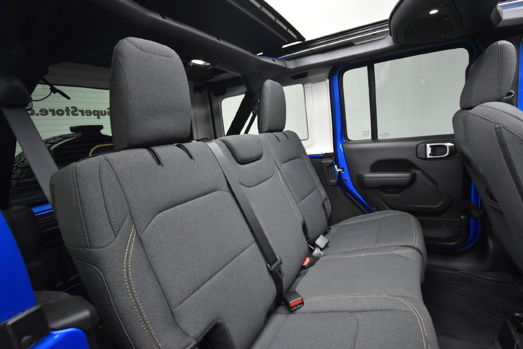 Used 2025 Jeep Wrangler Unlimited Sport AWD/4WD image 18