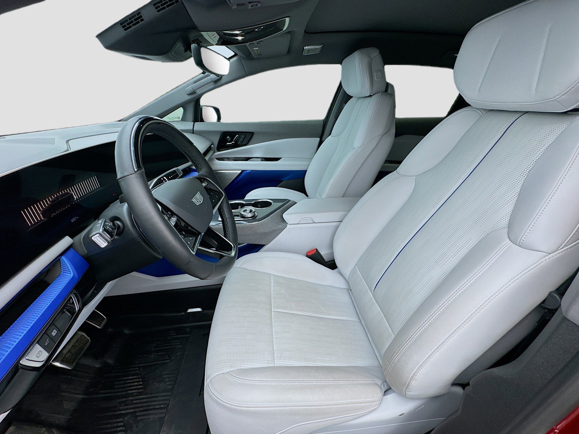 Used 2025 Cadillac Optiq Luxury 2 w/ LPO, Floor Liner Package AWD/4WD image 13
