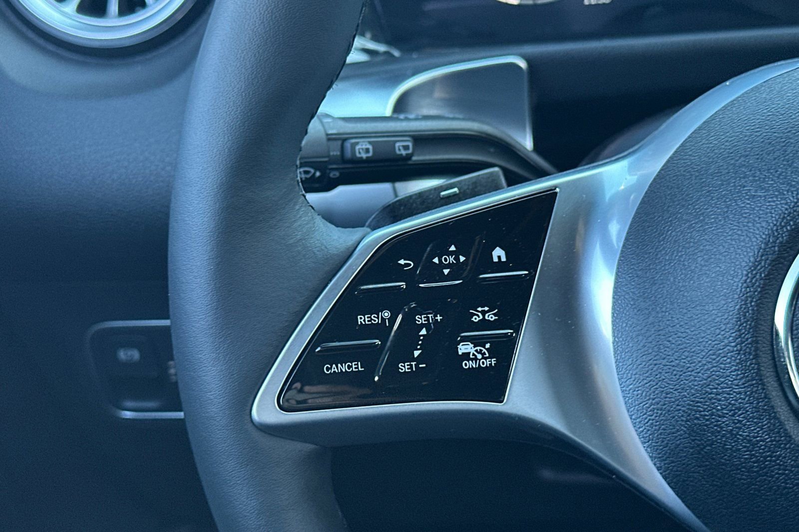 New 2026 Mercedes-Benz GLB 250 image 26