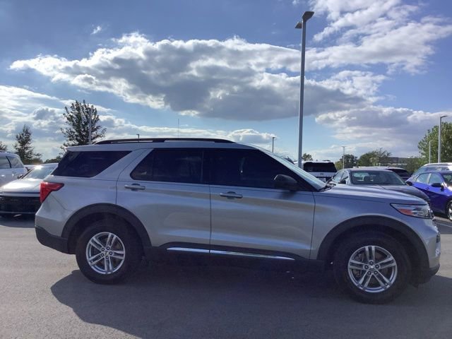 Used 2020 Ford Explorer XLT w/ Comfort Package image 4