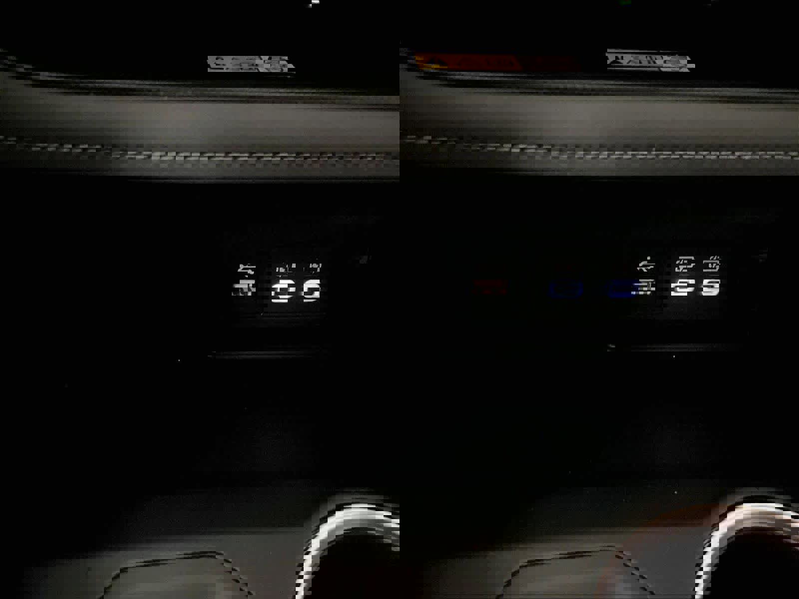 Used 2024 Toyota Highlander XLE image 27