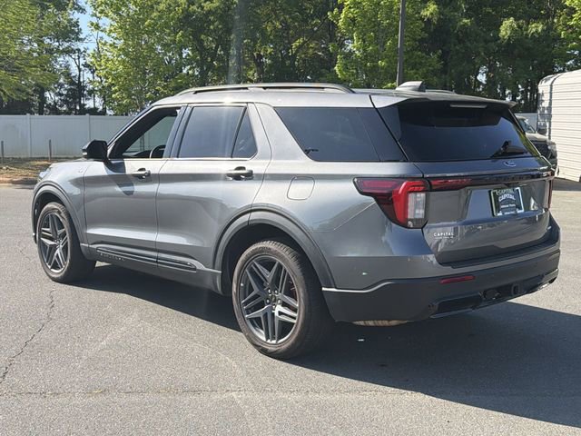 Used 2025 Ford Explorer ST-Line w/ ST-Line Street Pack AWD/4WD image 11