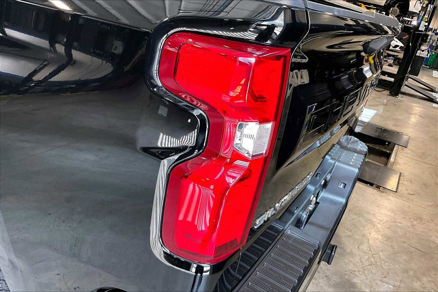 Used 2024 Chevrolet Silverado 1500 RST w/ Z71 Off-Road Package image 35