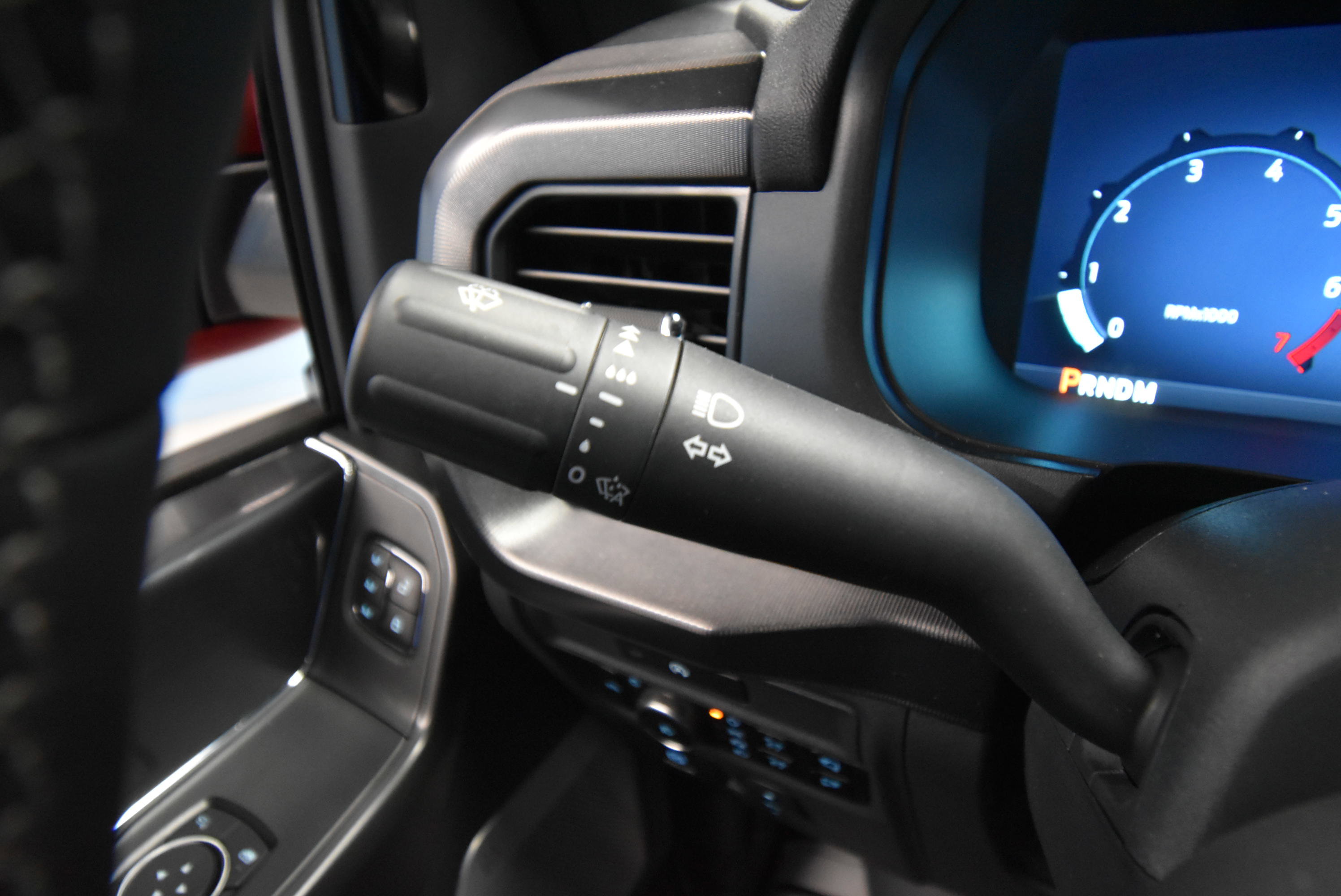 New 2025 Ford F150 Lariat w/ Equipment Group 502A High image 12