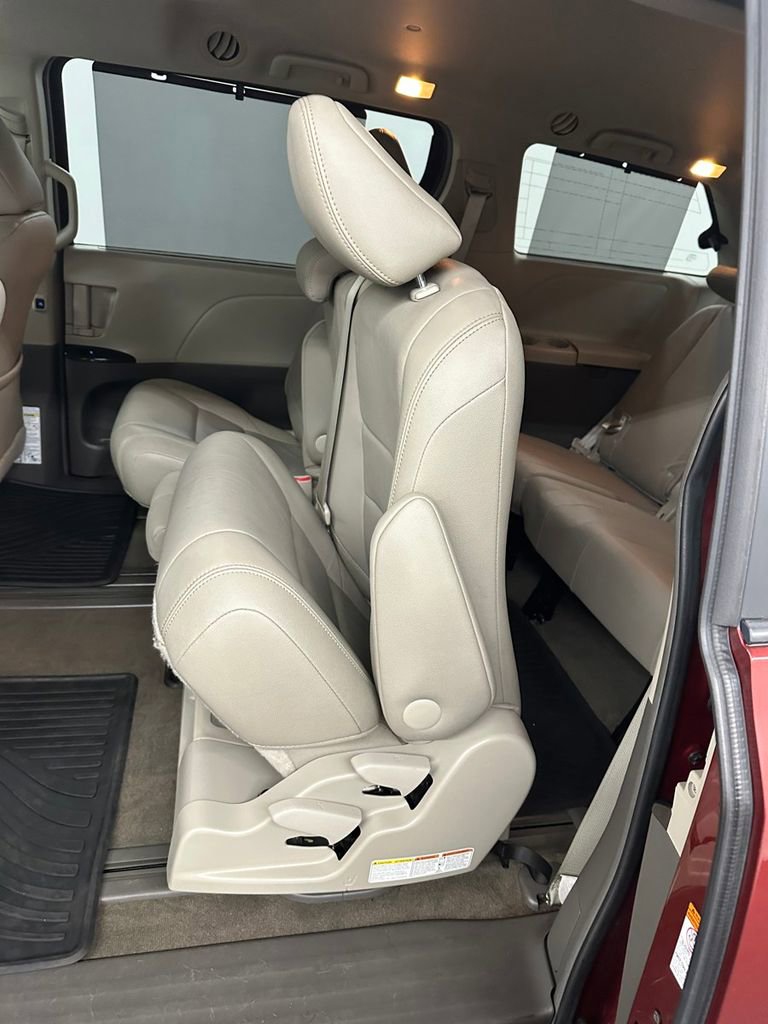 Used 2016 Toyota Sienna XLE w/ Outdoor Package image 26