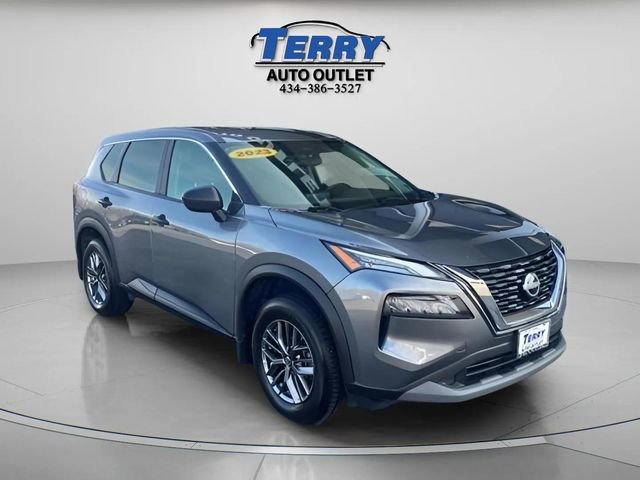 Used 2023 Nissan Rogue S image 2