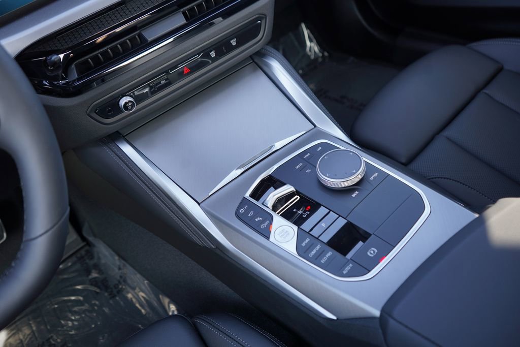 Used 2025 BMW 230i Coupe w/ M Sport Package RWD image 18