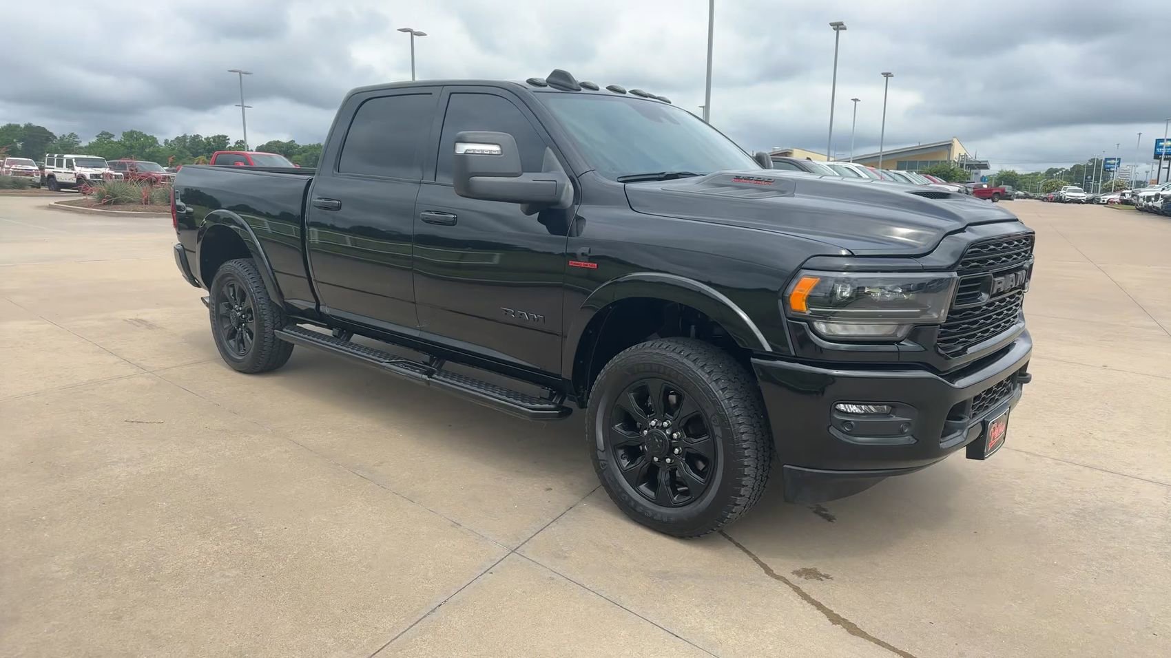 Used 2024 RAM 3500 Limited AWD/4WD image 3