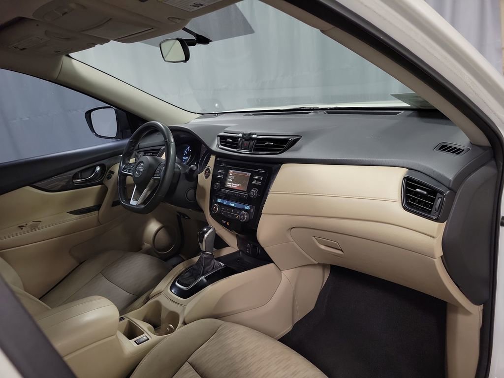 Used 2017 Nissan Rogue SV image 27