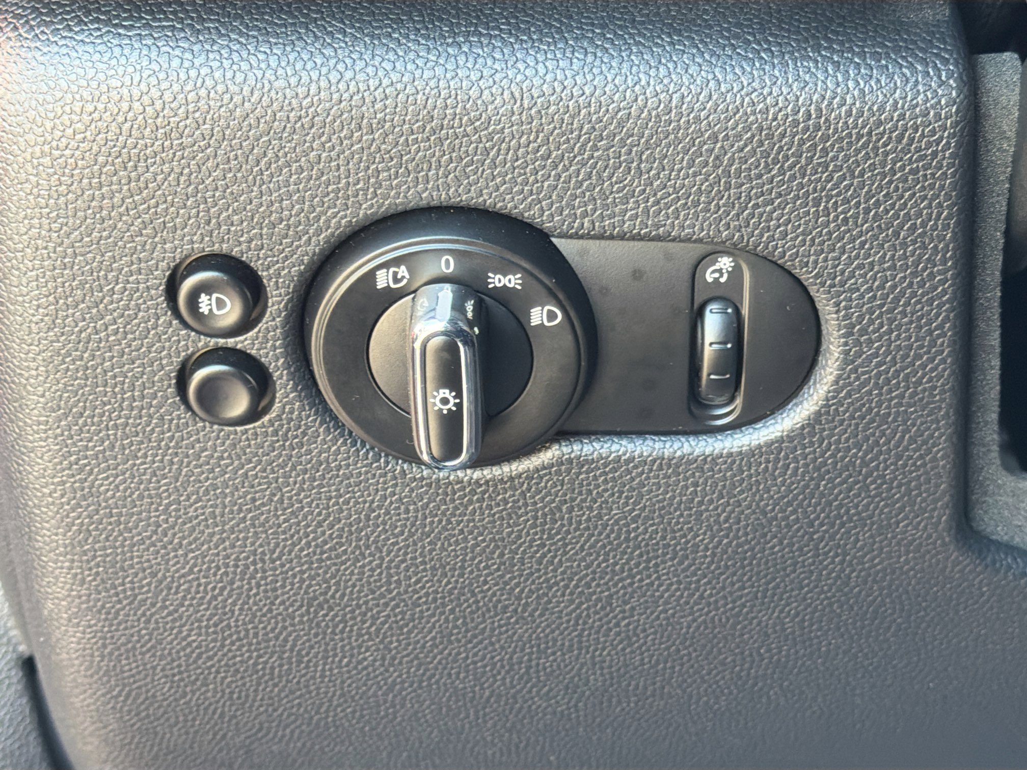 Used 2021 MINI Cooper S w/ 6.5" Touchscreen Package image 28