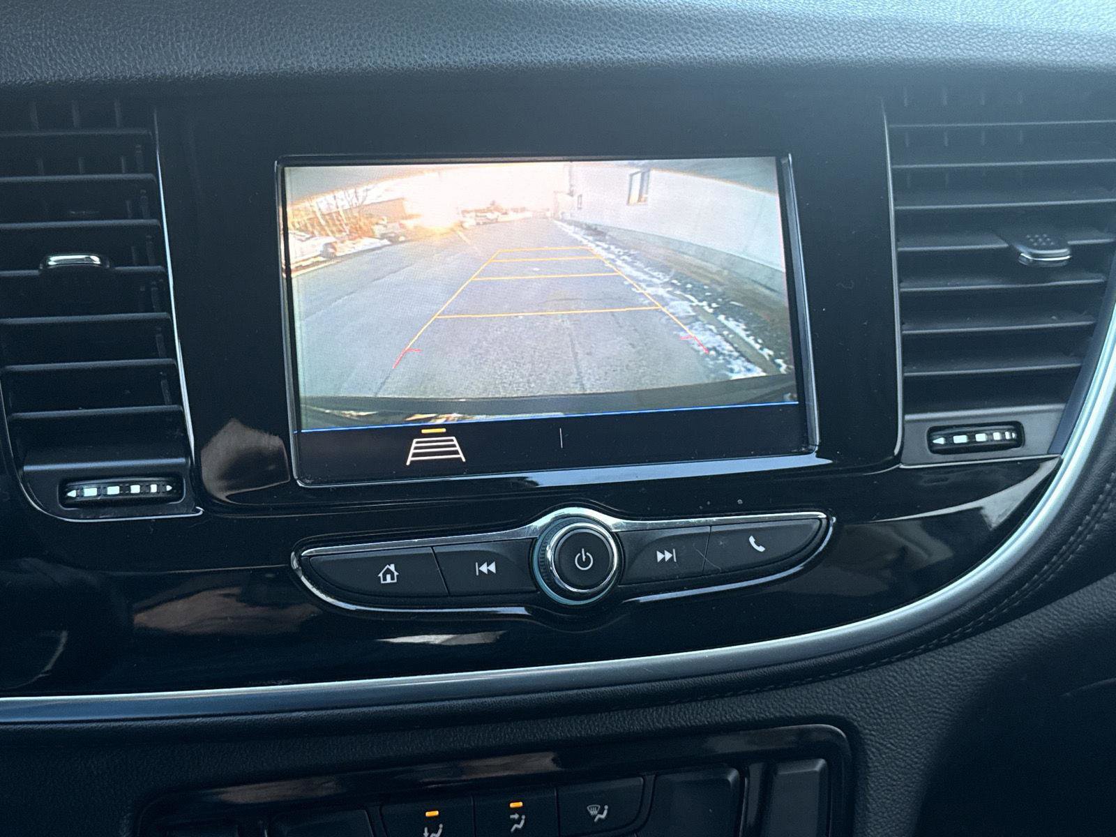 Used 2022 Buick Encore Preferred w/ Safety Package image 18