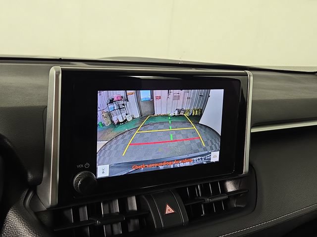 Used 2025 Toyota RAV4 XLE FWD image 18