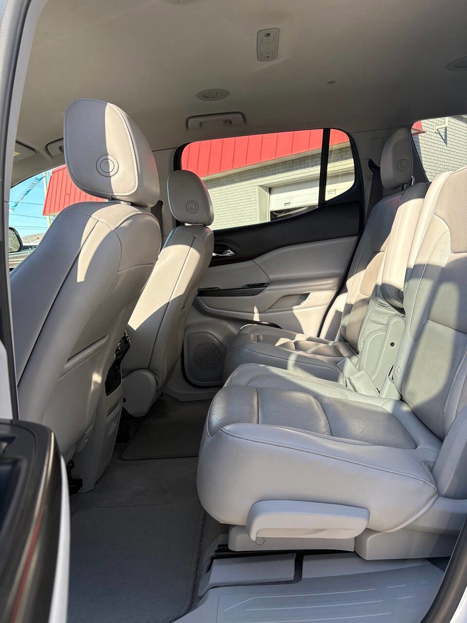 Used 2019 GMC Acadia SLT w/ LPO, Cargo Package image 15