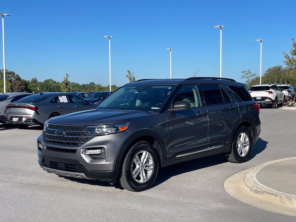 Used 2022 Ford Explorer XLT w/ Equipment Group 202A RWD image 4