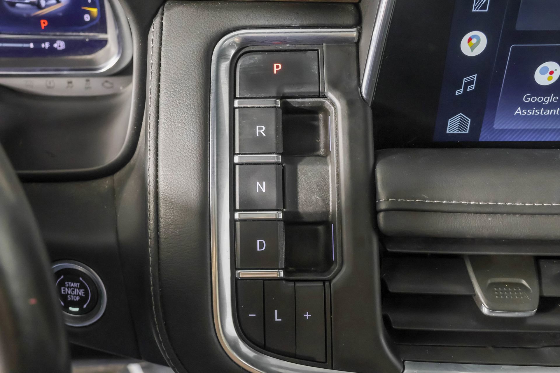 Used 2022 Chevrolet Tahoe Z71 w/ Luxury Package AWD/4WD image 36