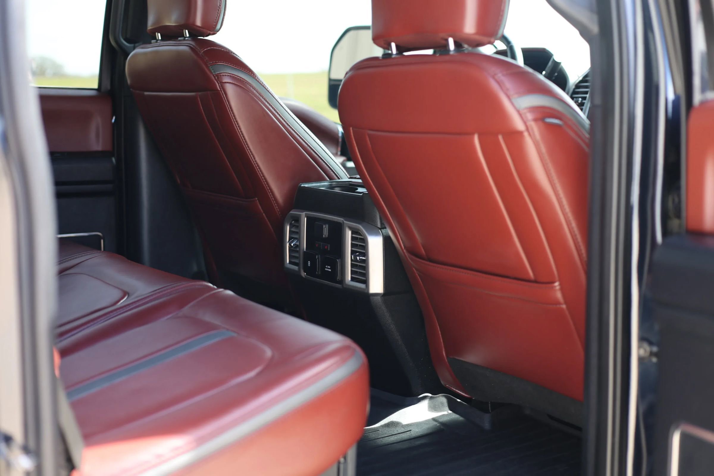 Used 2021 Ford F350 Platinum w/ Tremor Off-Road Package image 21