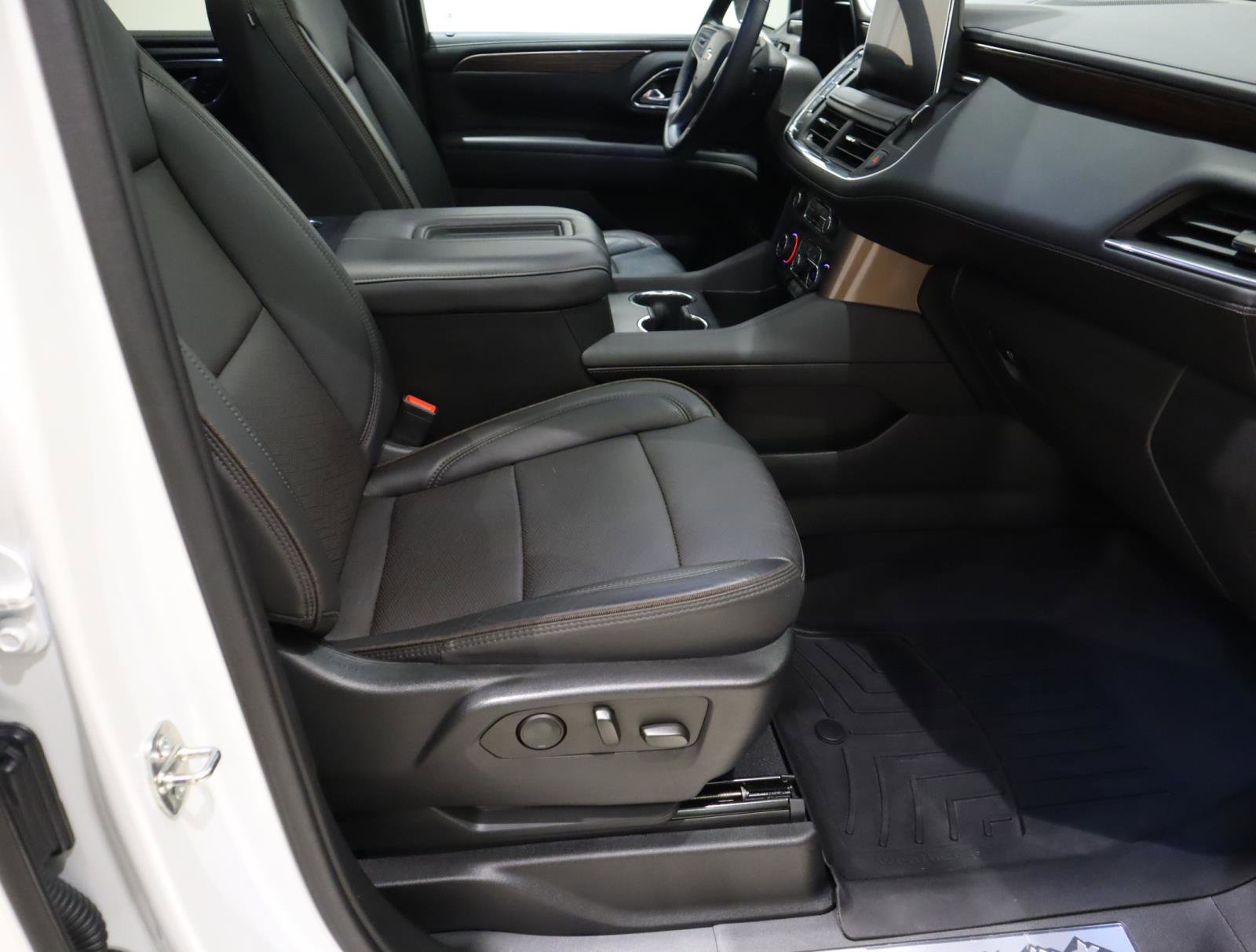 Used 2023 Chevrolet Tahoe High Country w/ Premium Package 2 image 16