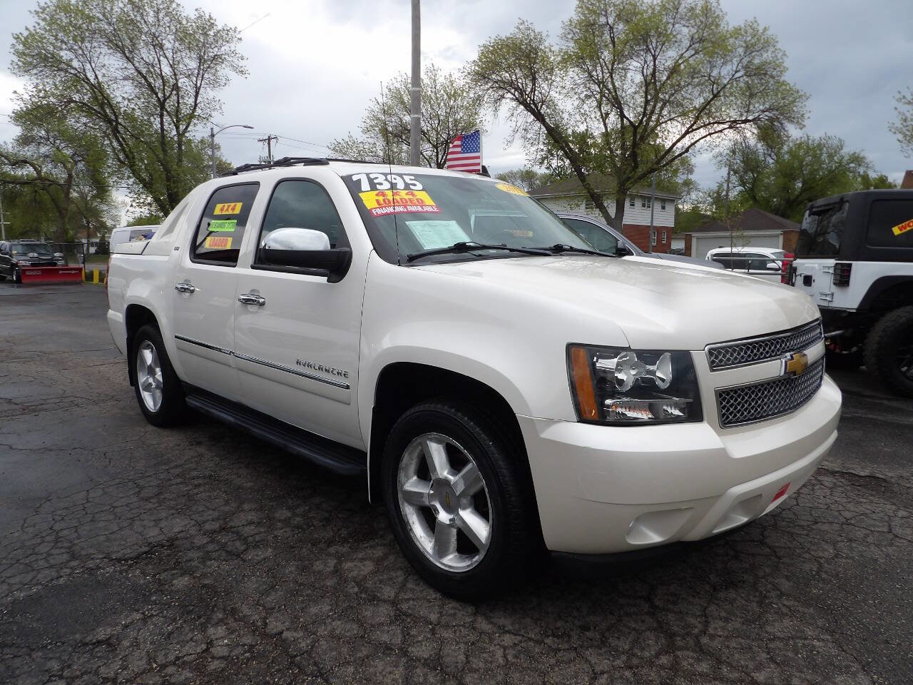 Used 2012 Chevrolet Avalanche LTZ AWD/4WD image 3