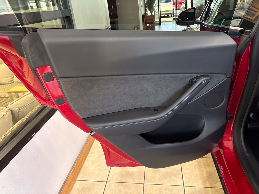 Used 2022 Tesla Model Y Long Range AWD/4WD image 20