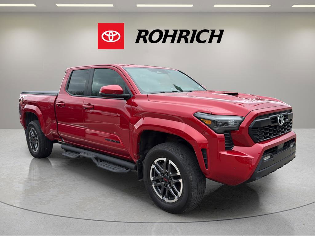 Used 2024 Toyota Tacoma TRD Sport w/ TRD Sport Upgrade Package AWD/4WD image 4