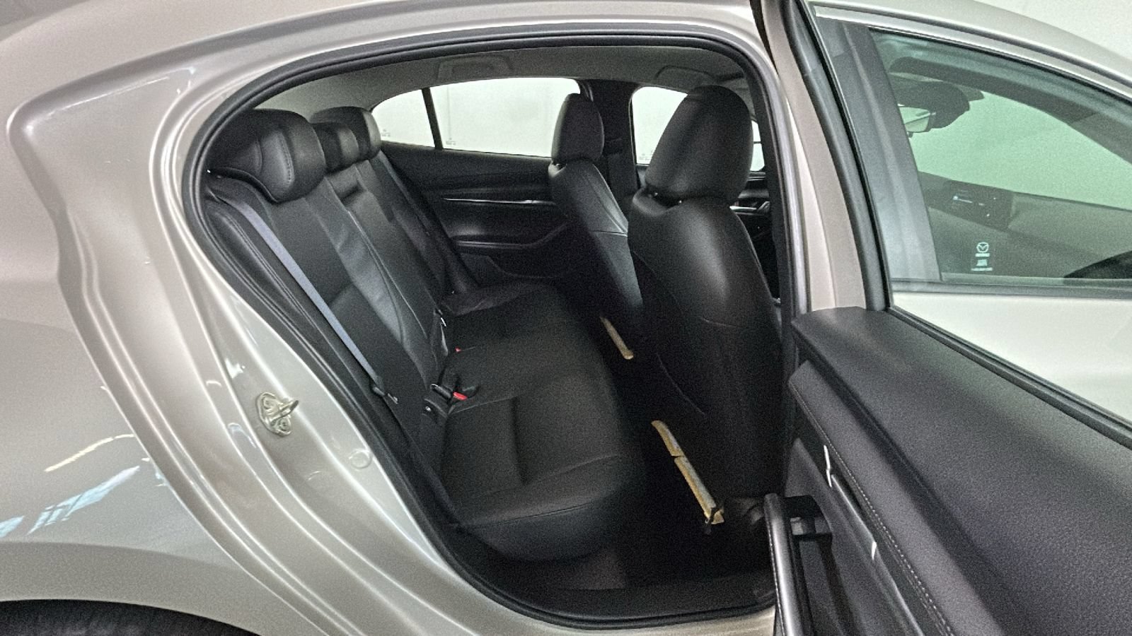 Used 2024 MAZDA MAZDA3 s FWD image 34