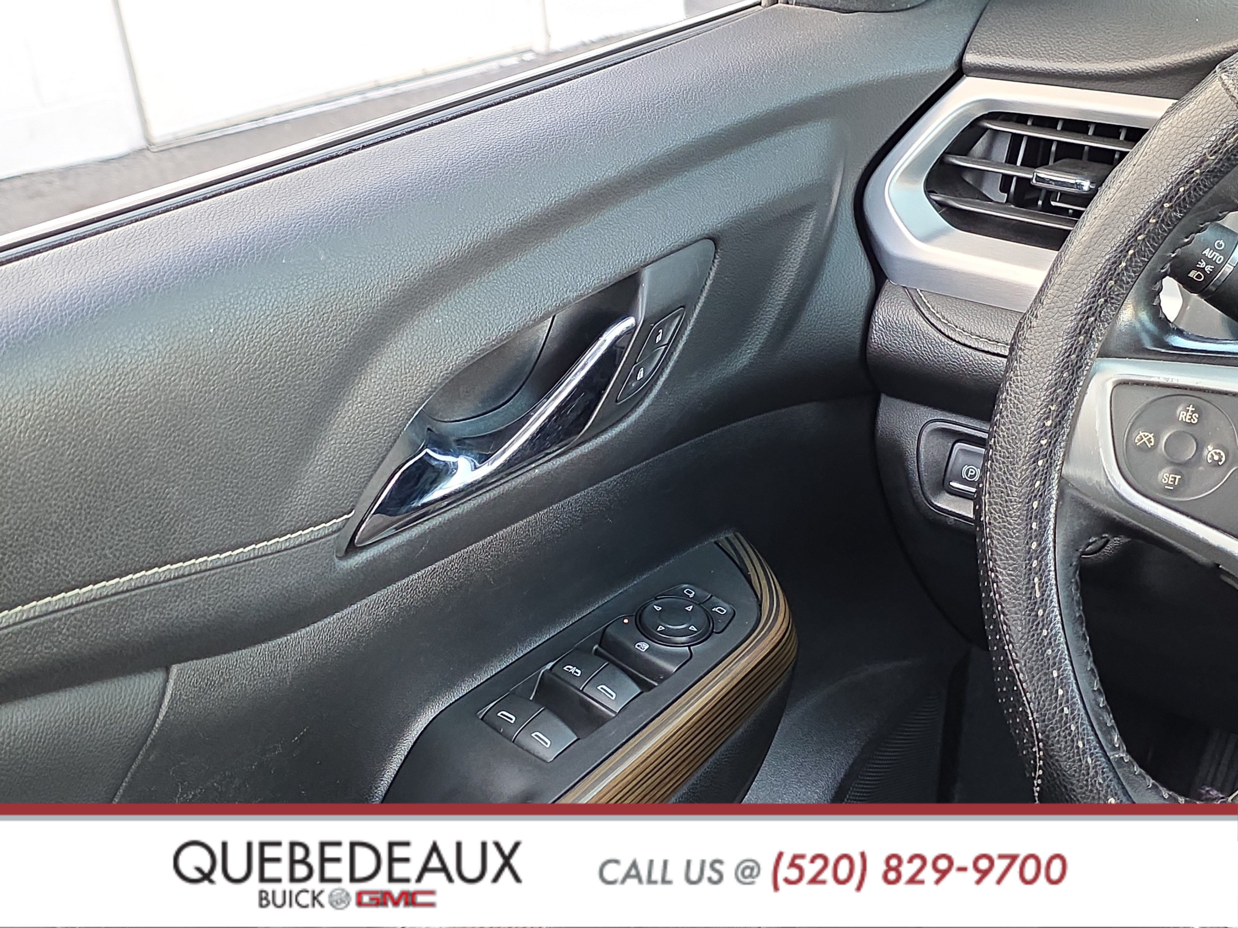 Used 2020 GMC Acadia SLE w/ LPO, Black Accent Package FWD image 23