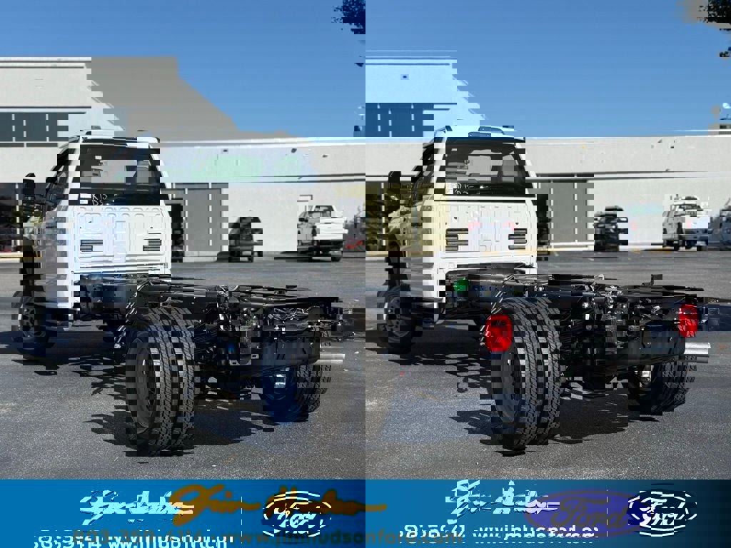 New 2026 Ford F550 2WD Regular Cab Super Duty image 3