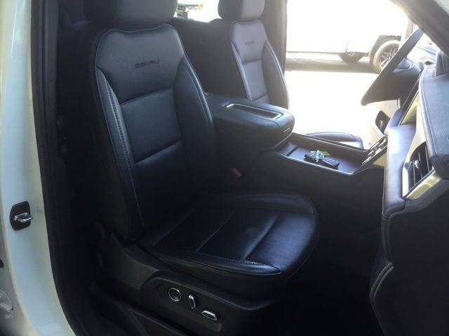 Used 2024 GMC Yukon XL Denali AWD/4WD image 33