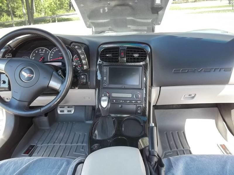 Used 2006 Chevrolet Corvette Coupe w/ Preferred Equipment Group RWD image 30
