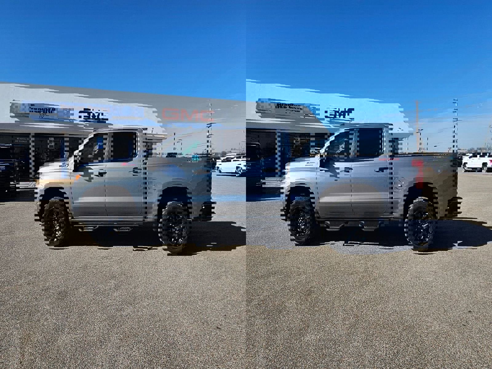 Used 2023 Chevrolet Silverado 1500 Custom Trail Boss image 2