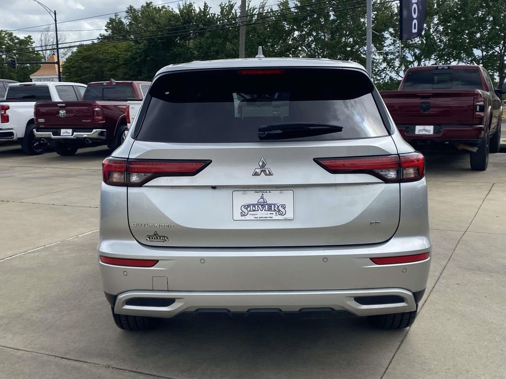 Used 2023 Mitsubishi Outlander SE image 41