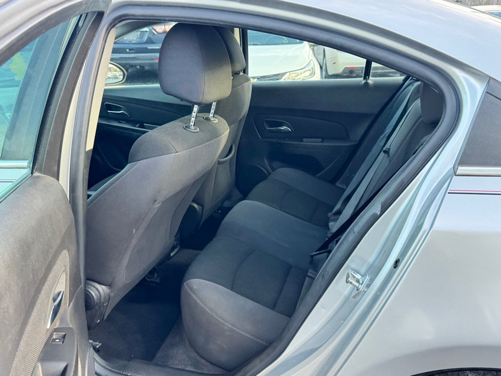 Used 2016 Chevrolet Cruze LT FWD image 13