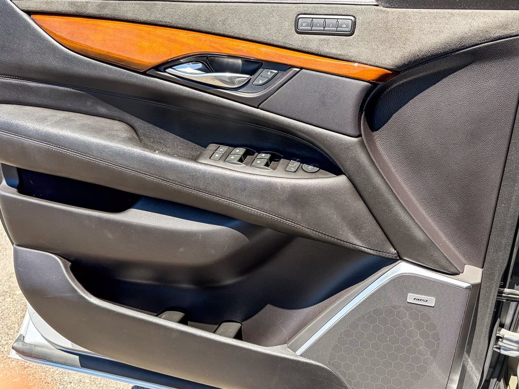 Certified 2020 Cadillac Escalade Luxury AWD/4WD image 37