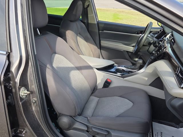 Used 2020 Toyota Camry LE w/ Sunroof Package FWD image 15