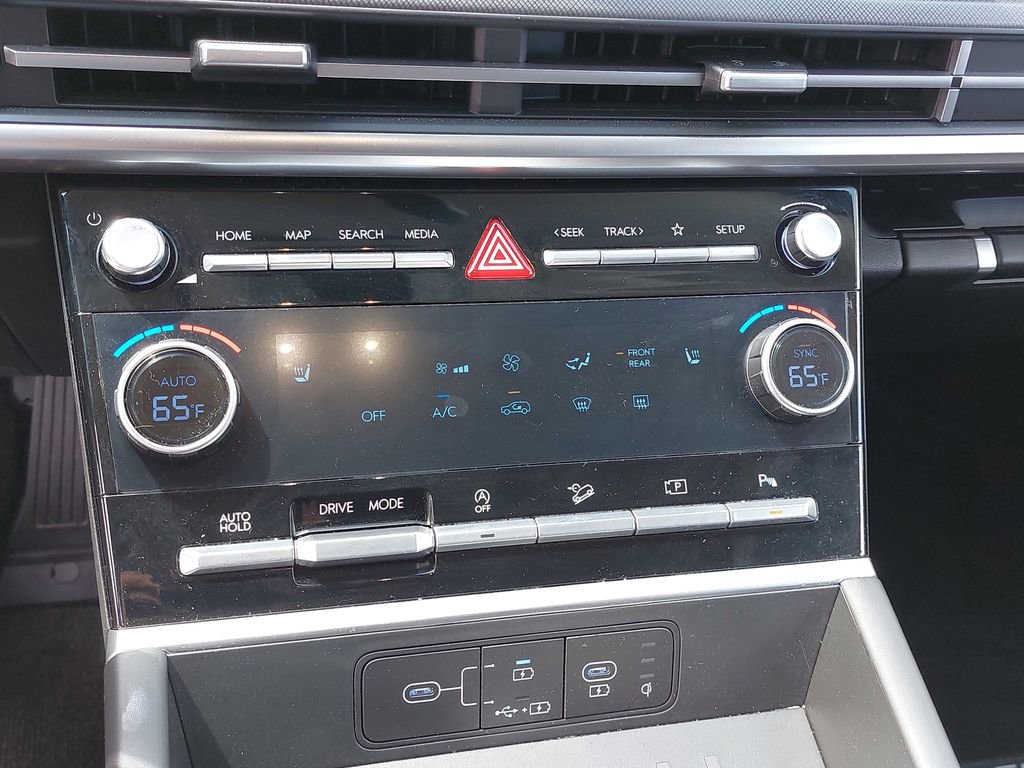 Certified 2025 Hyundai Santa Fe SEL image 24