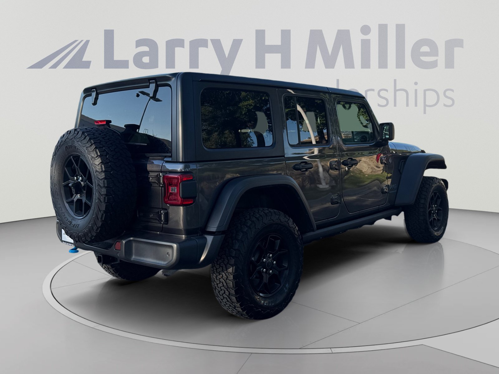 Used 2024 Jeep Wrangler Unlimited AWD/4WD image 5