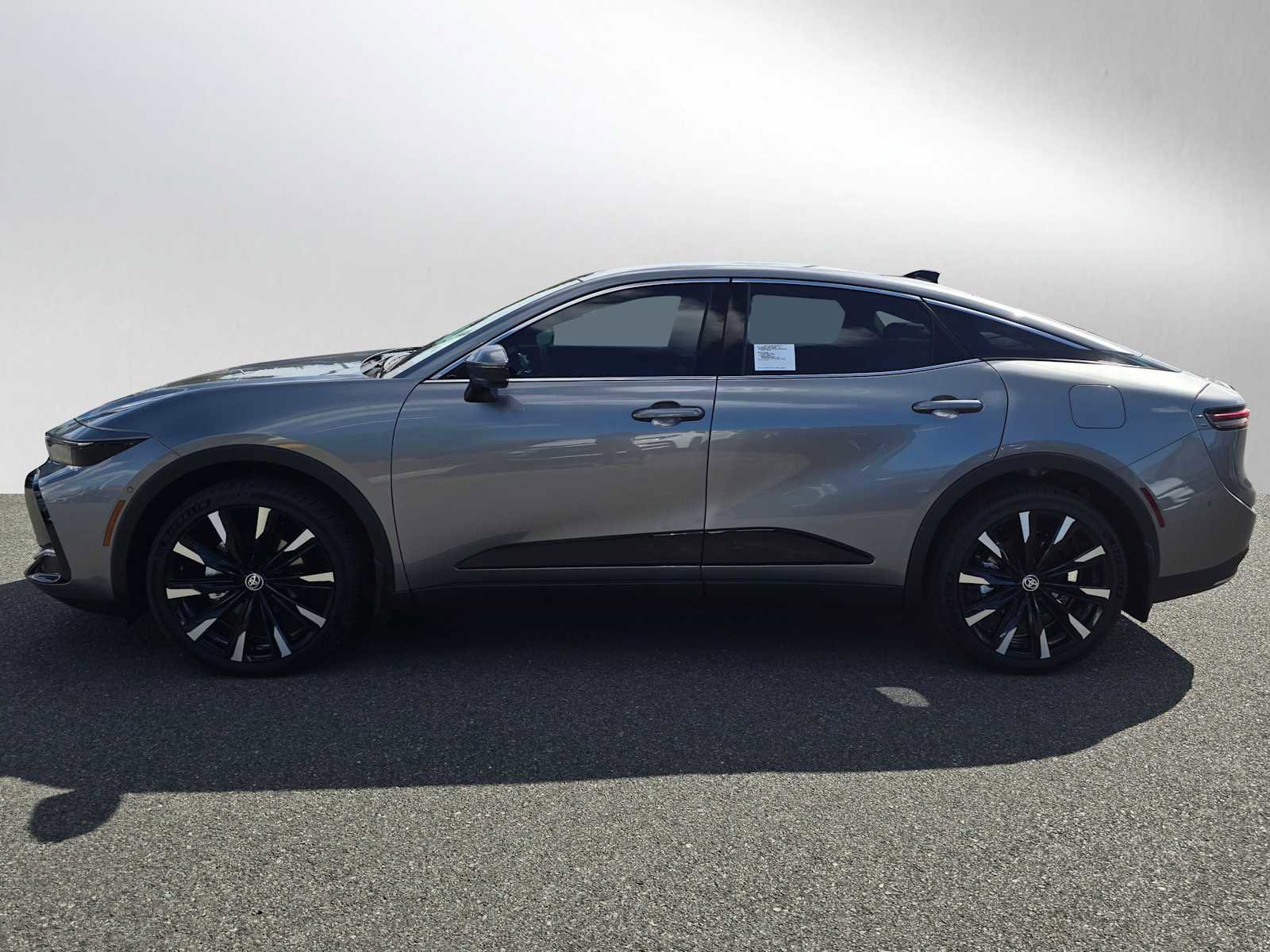 New 2025 Toyota Crown Platinum image 6