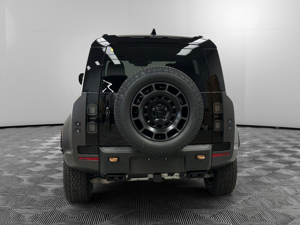 New 2026 Land Rover Defender 110 AWD/4WD image 4