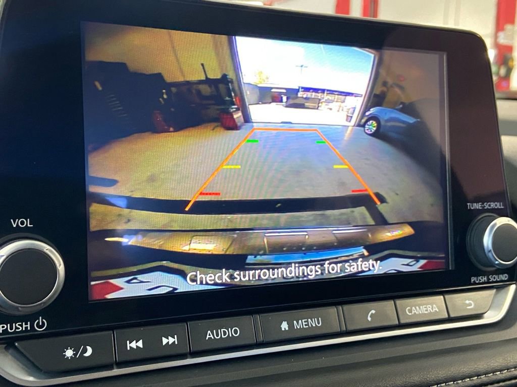 Used 2024 Nissan Rogue SV image 19