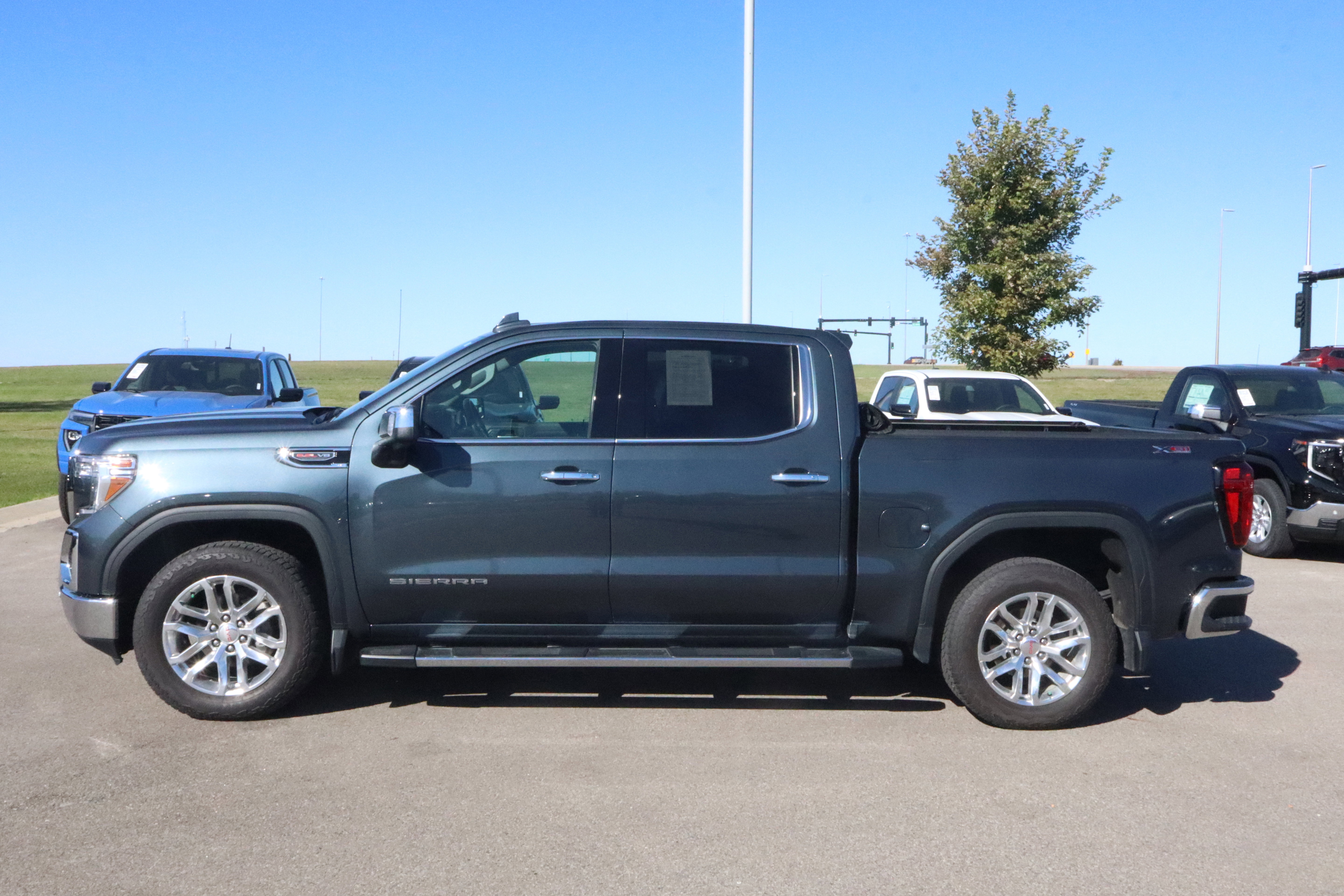 Used 2021 GMC Sierra 1500 SLT w/ SLT Premium Plus Package image 4