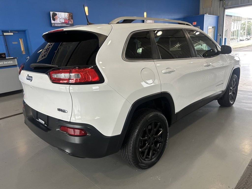 Used 2018 Jeep Cherokee Latitude Plus w/ Cold Weather Group image 6
