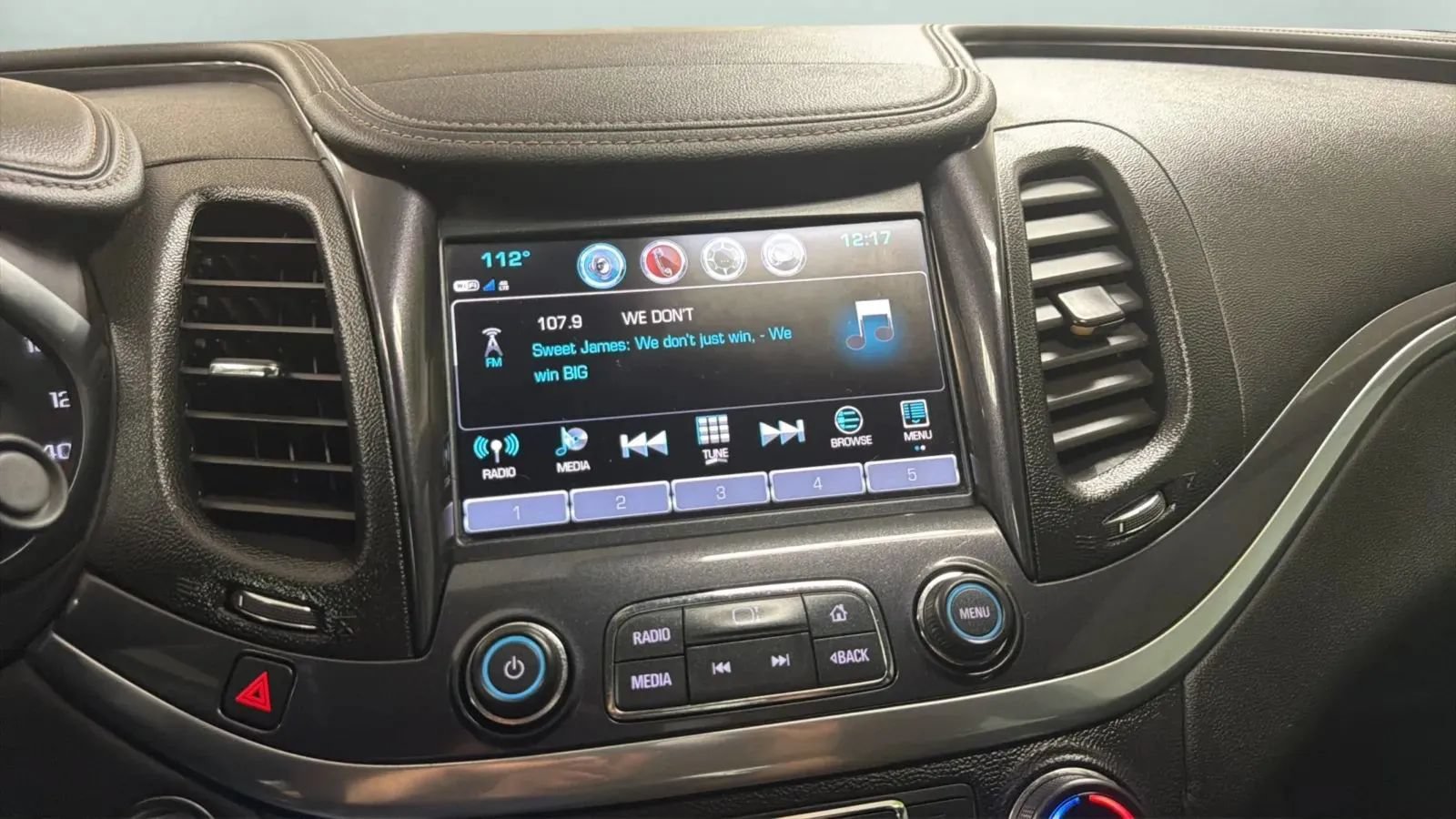 Used 2018 Chevrolet Impala LT FWD image 13