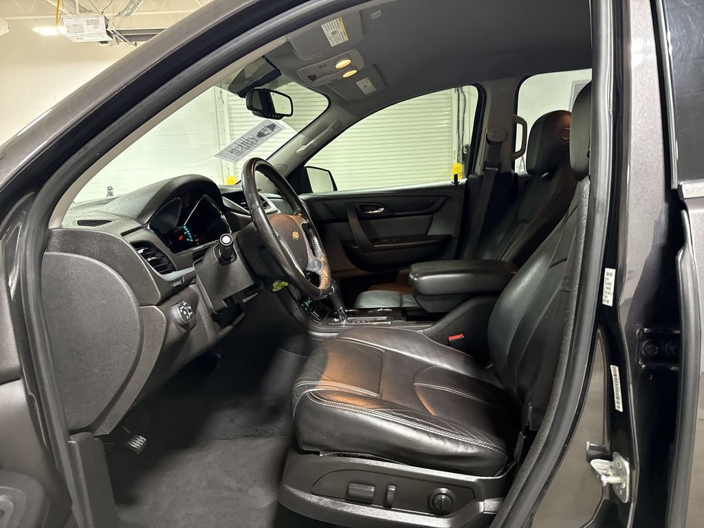 Used 2015 Chevrolet Traverse LT FWD image 19