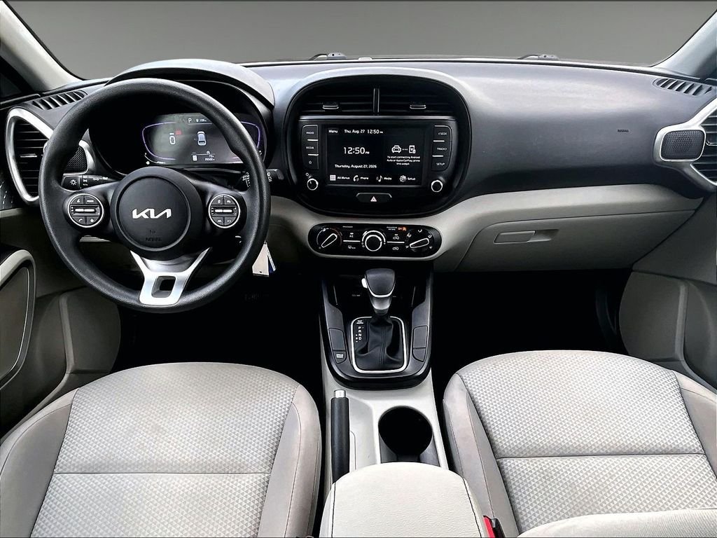 Used 2025 Kia Soul LX w/ LX Technology Package FWD image 21