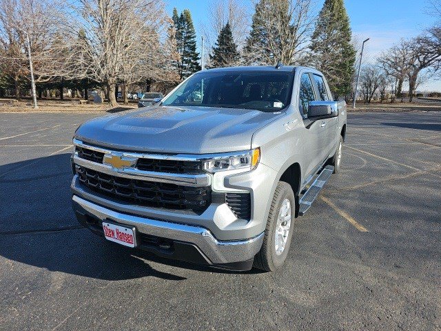 Used 2025 Chevrolet Silverado 1500 LT image 2