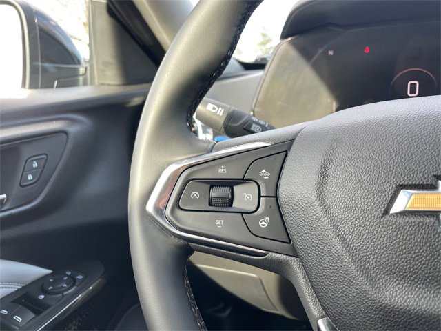 Used 2025 Chevrolet Trax LT w/ LT Convenience Package image 18