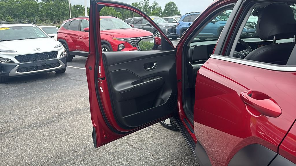 Used 2024 Hyundai Kona Limited AWD/4WD image 11