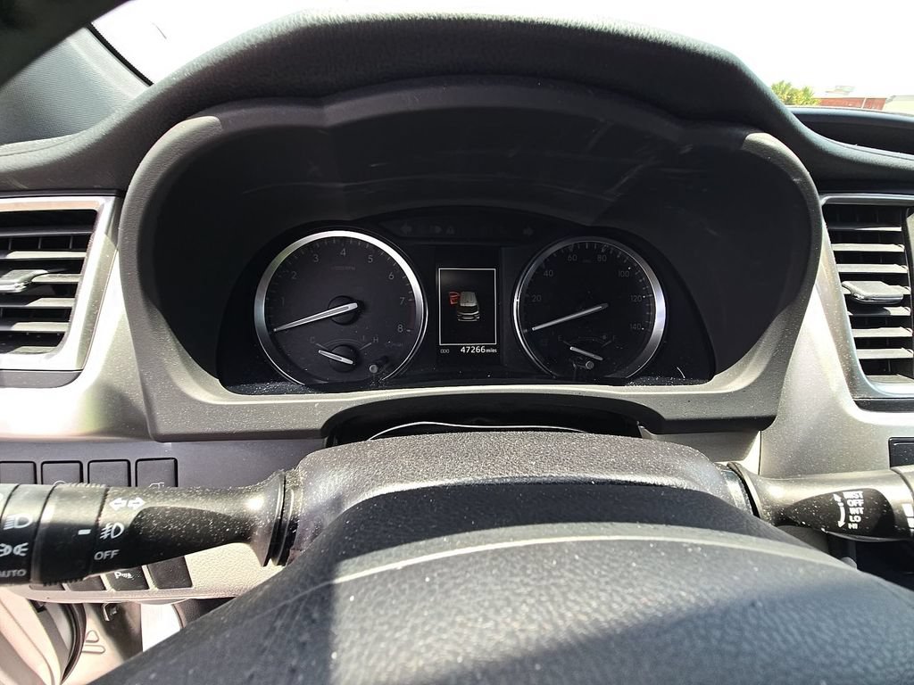 Used 2019 Toyota Highlander Limited AWD/4WD image 2